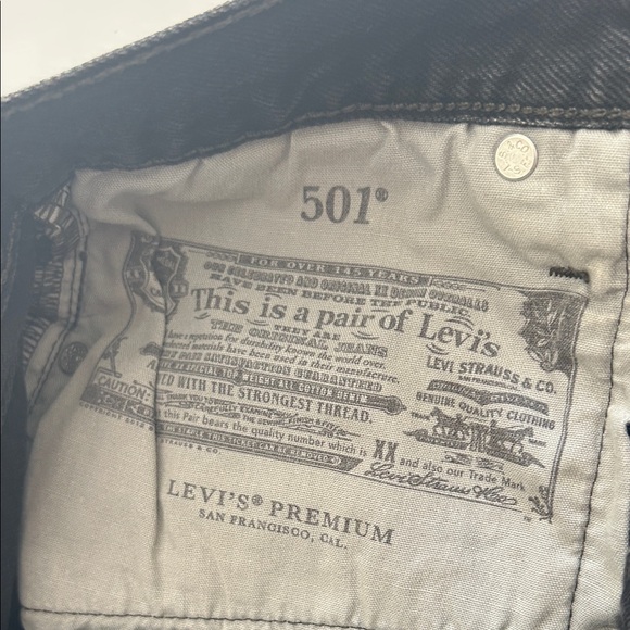 LEVI’S 501® ORIGINAL FIT HIGH RISE SHORTS - Picture 10 of 11